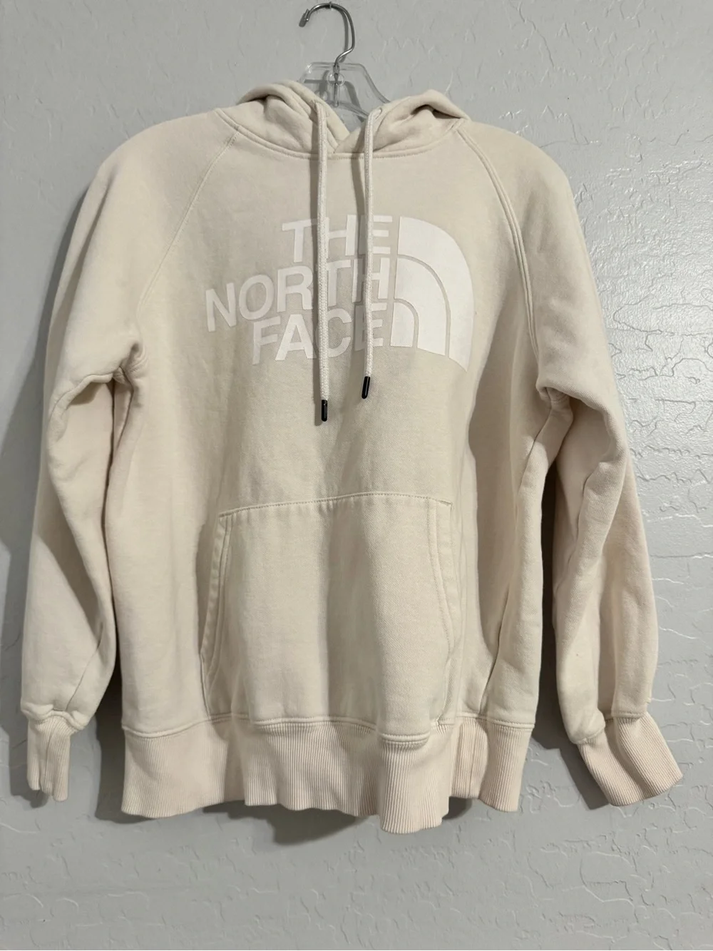 👚The North Face Women’s Logo Pullover Hoodie Beige Fleece Pockets Size S